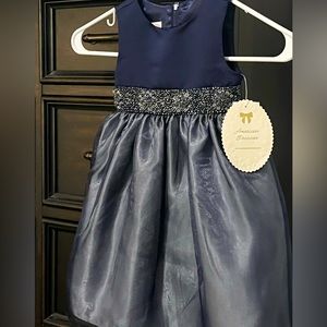 Beautiful 2T formal dress